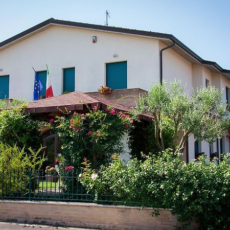 P&P Assisi Camere Bastia Umbra Bagian luar foto