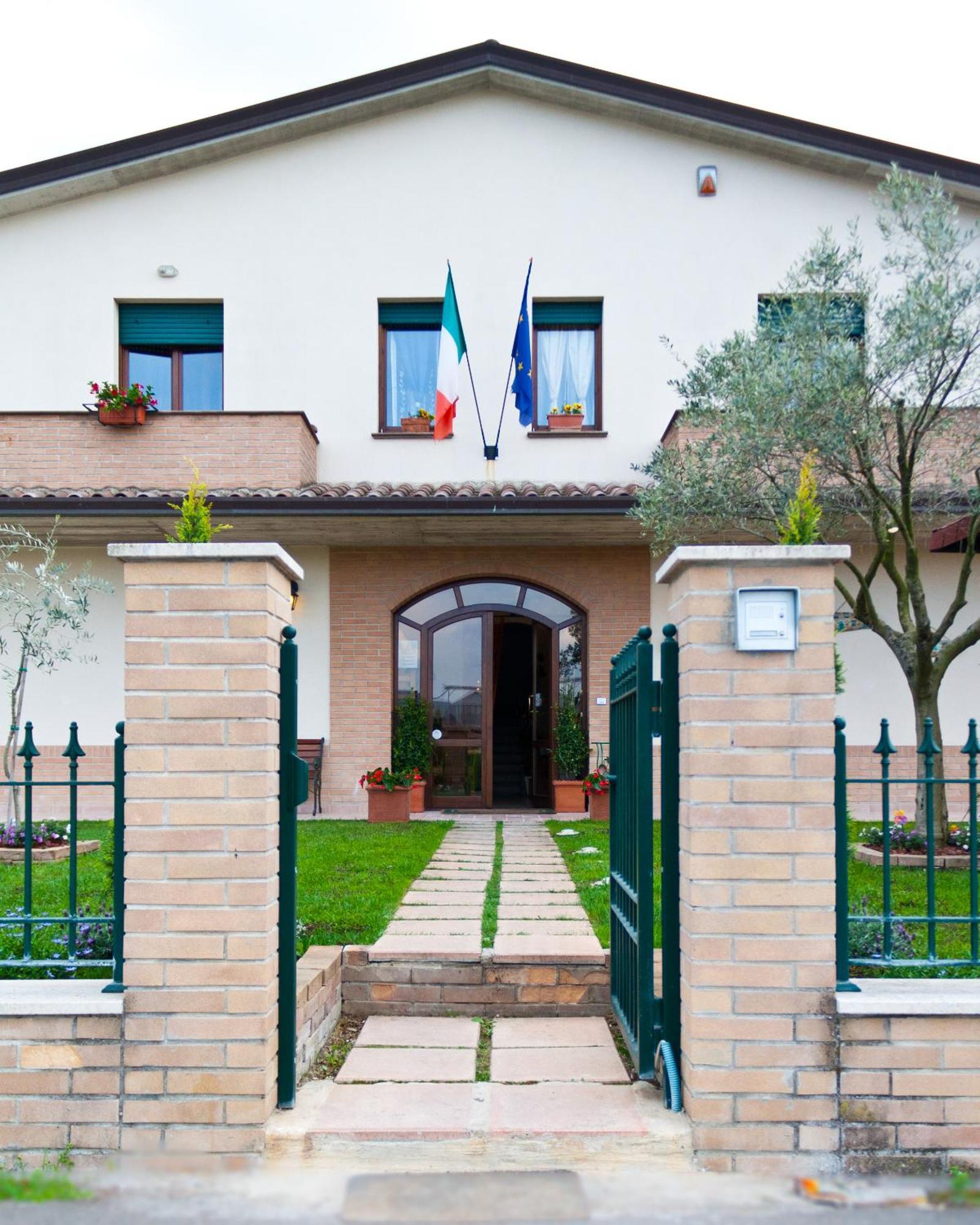 P&P Assisi Camere Bastia Umbra Bagian luar foto